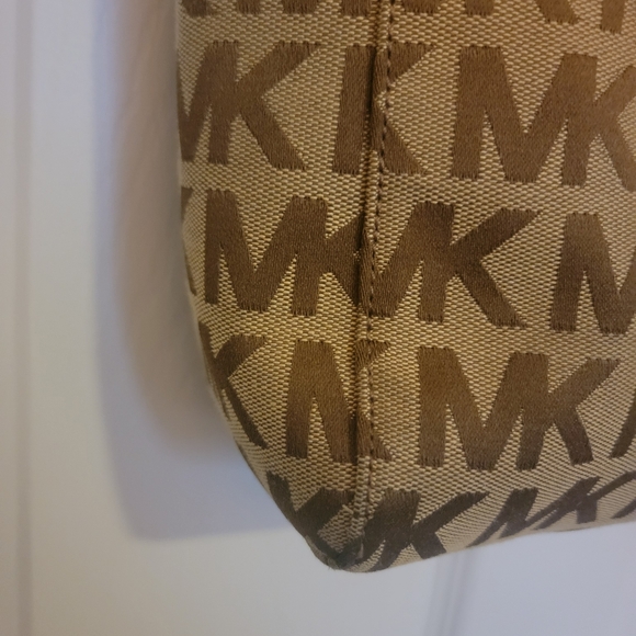 Pre-loved Micheal Kors Signature Tote with Orange leather straps. - Picture 14 of 15